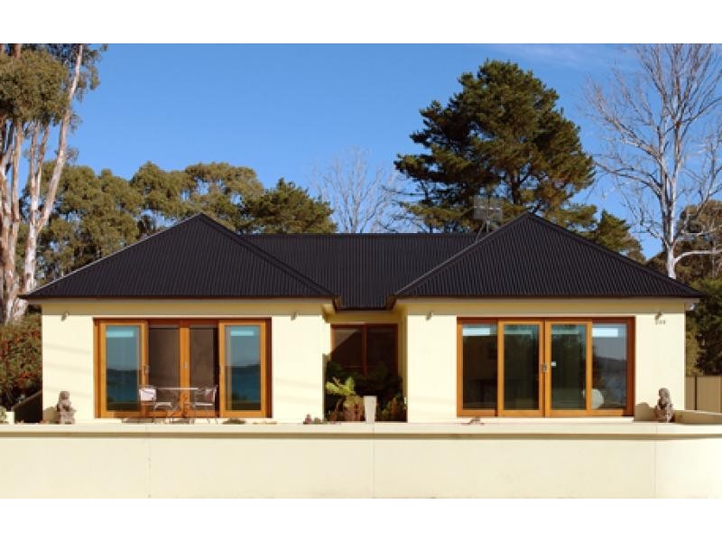 398 Beach Road, Batehaven NSW 2536