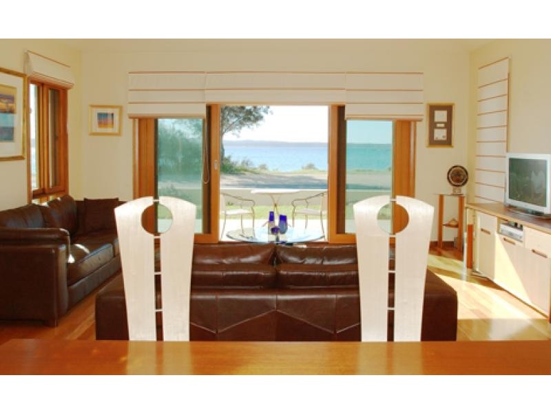 398 Beach Road, Batehaven NSW 2536