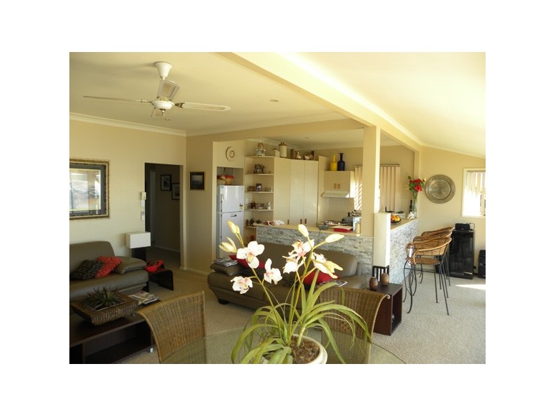 362 Beach Road, Batehaven NSW 2536
