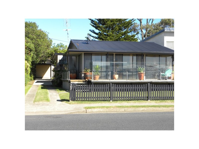 362 Beach Road, Batehaven NSW 2536