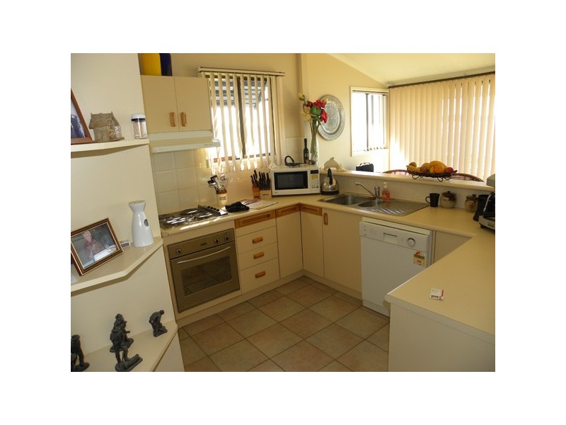 362 Beach Road, Batehaven NSW 2536