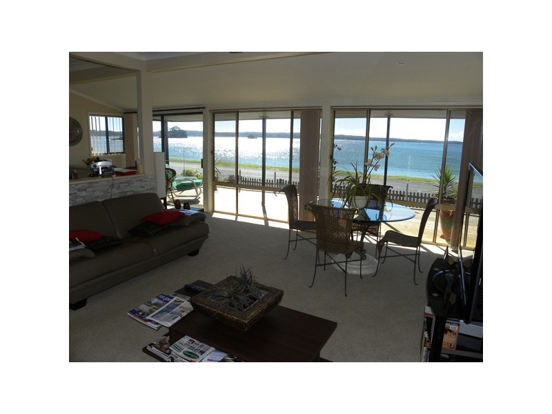 362 Beach Road, Batehaven NSW 2536