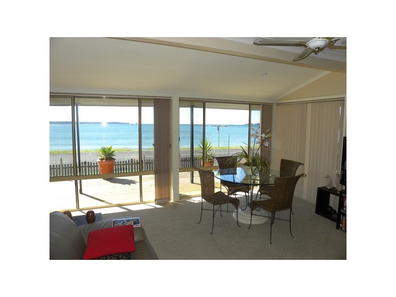 362 Beach Road, Batehaven NSW 2536