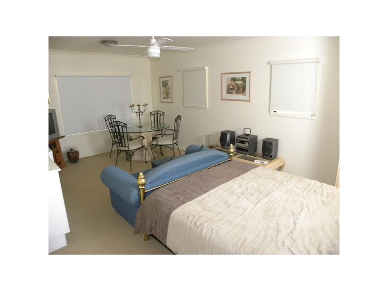362 Beach Road, Batehaven NSW 2536
