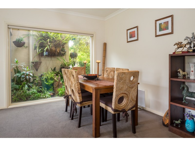 16 Lawson Place, Sunshine Bay NSW 2536