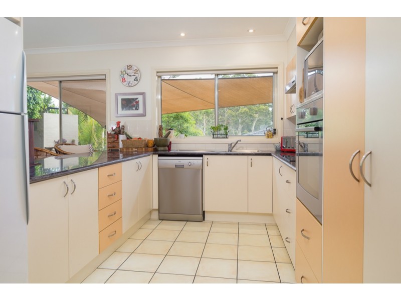 16 Lawson Place, Sunshine Bay NSW 2536