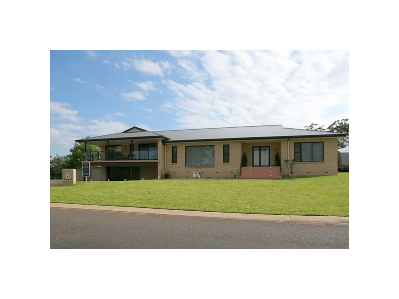 2 Broomfield Crescent, Long Beach NSW 2536