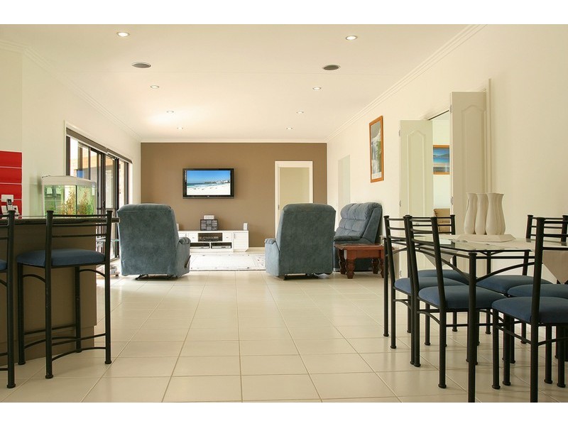 2 Broomfield Crescent, Long Beach NSW 2536