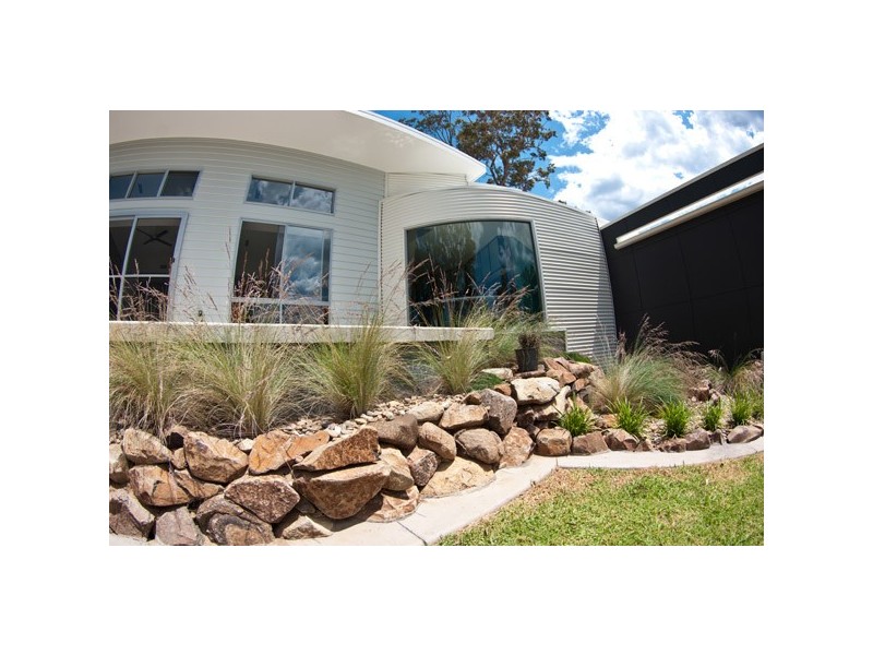 8 Hunter Place, Sunshine Bay NSW 2536