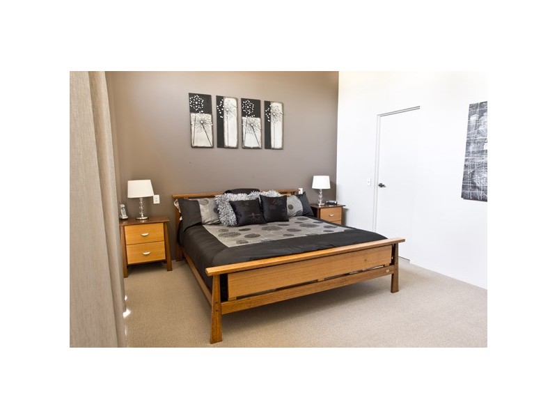 8 Hunter Place, Sunshine Bay NSW 2536