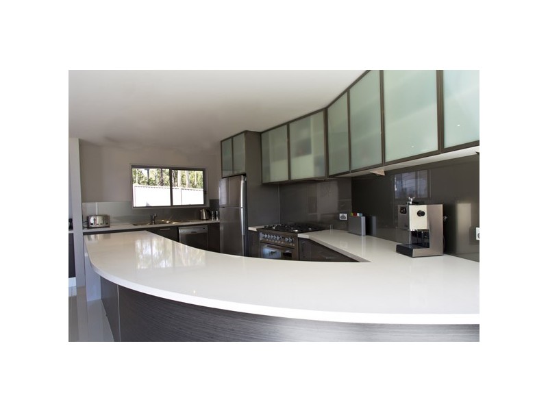 8 Hunter Place, Sunshine Bay NSW 2536