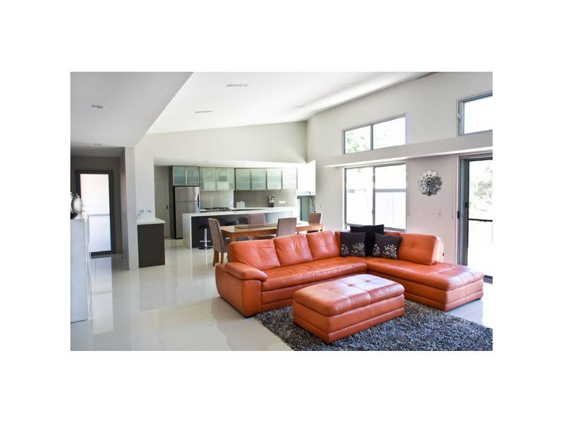 8 Hunter Place, Sunshine Bay NSW 2536