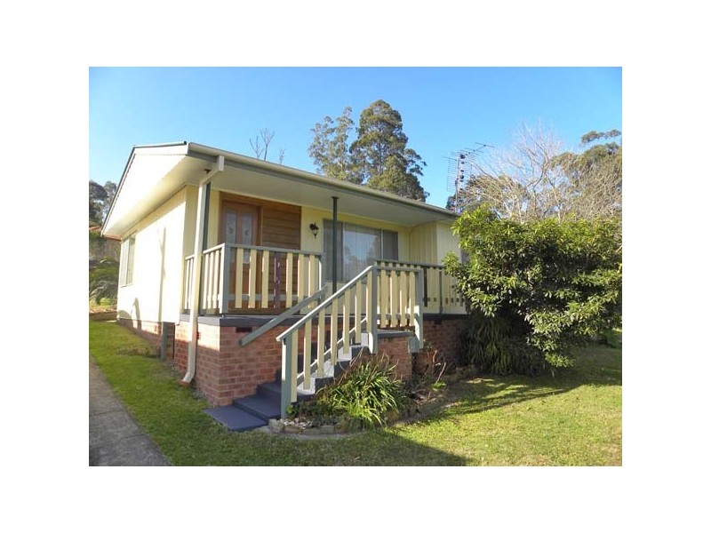 15 Pleasurelea Dr, Sunshine Bay NSW 2536