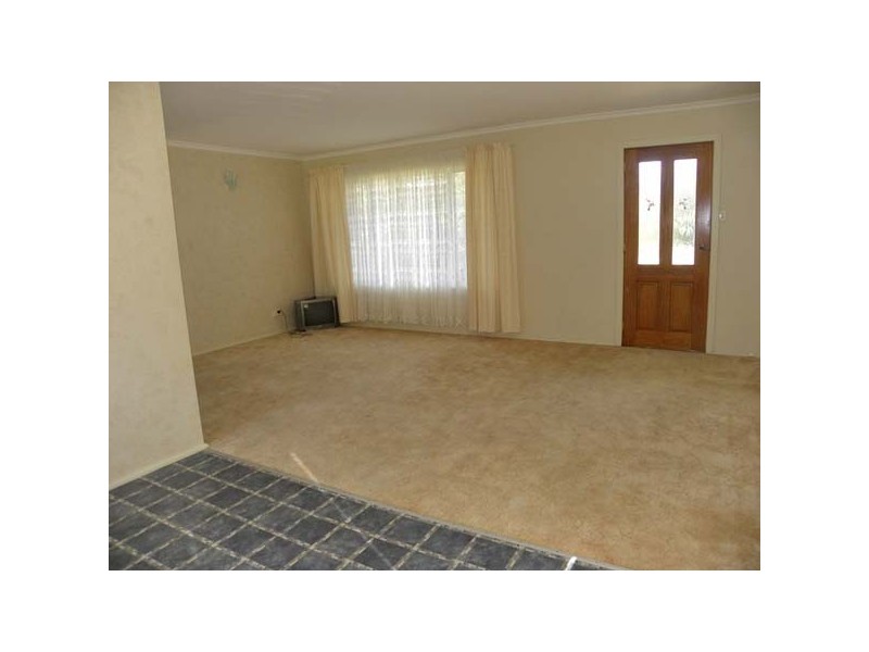 15 Pleasurelea Dr, Sunshine Bay NSW 2536