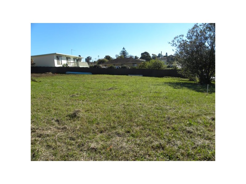 36 Carlton Road, Batehaven NSW 2536