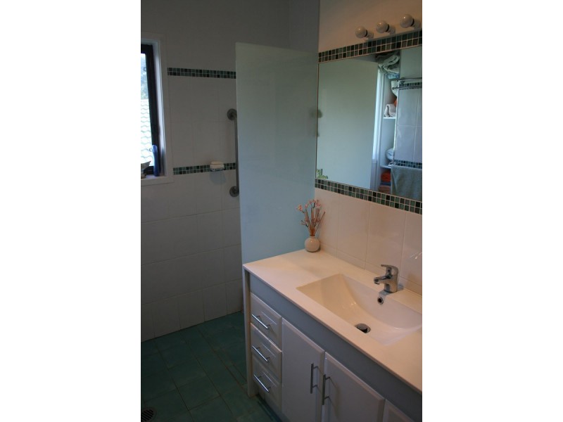 9 Graydon Ave, Denhams Beach NSW 2536
