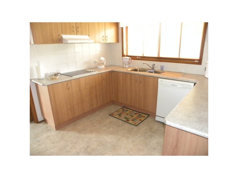 25 Calton Road, Batehaven NSW 2536