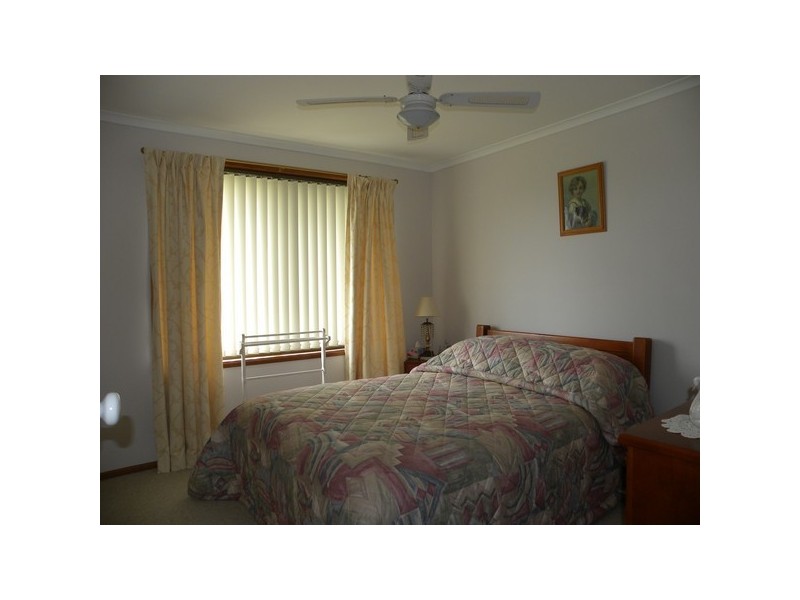 25 Calton Road, Batehaven NSW 2536