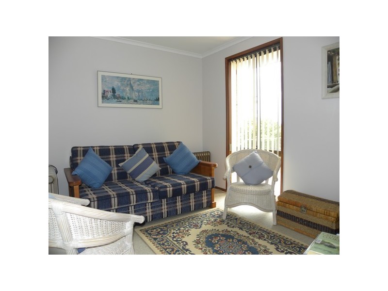 25 Calton Road, Batehaven NSW 2536
