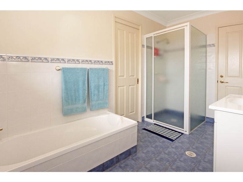 1/74  Hume Rd, Sunshine Bay NSW 2536