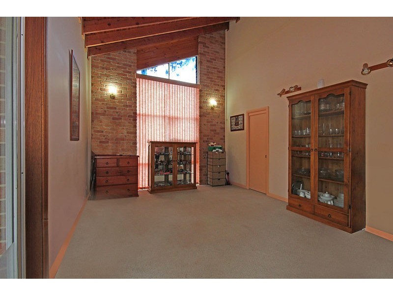 8 Eyre Place, Sunshine Bay NSW 2536