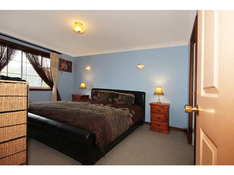 8 Eyre Place, Sunshine Bay NSW 2536