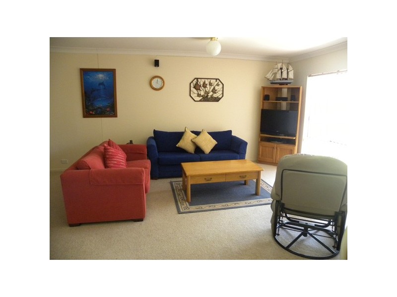 8/8 Lord PLace, North Batemans Bay NSW 2536