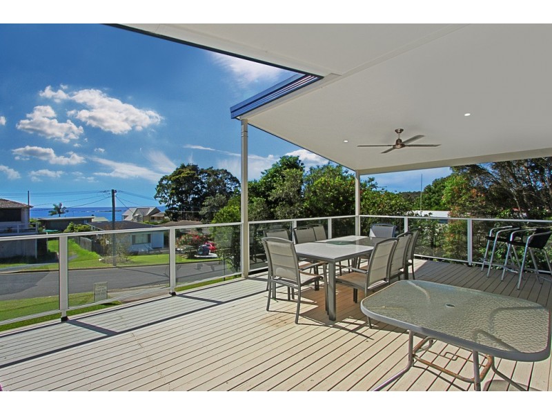 8 Marjorie Crescent, Batehaven NSW 2536