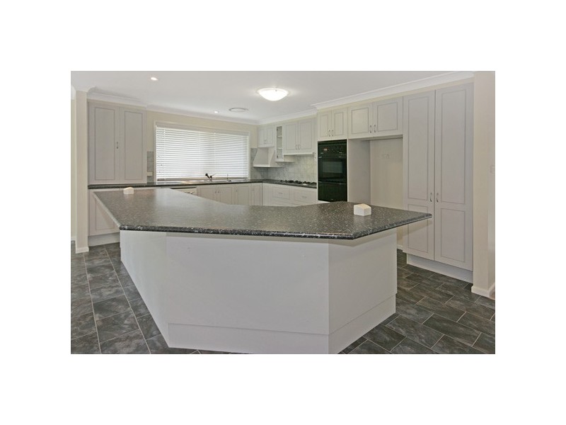 8 Highview Street, Surf Beach NSW 2536