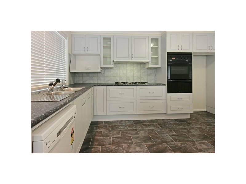 8 Highview Street, Surf Beach NSW 2536