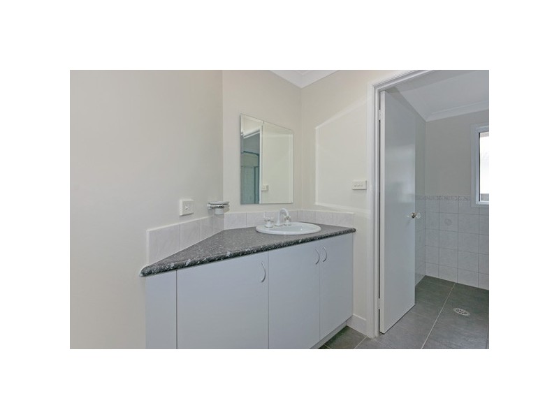 8 Highview Street, Surf Beach NSW 2536