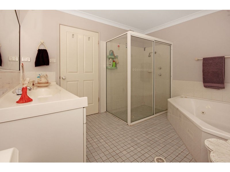 9 Caley Place, Sunshine Bay NSW 2536