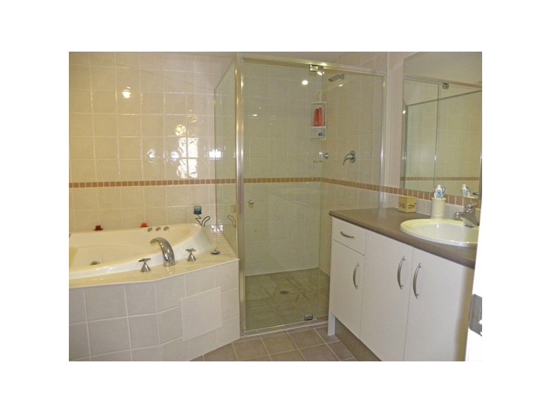 1/5 Crag Road, Batehaven NSW 2536