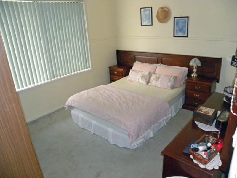 128 Beach Rd, Batemans Bay NSW 2536