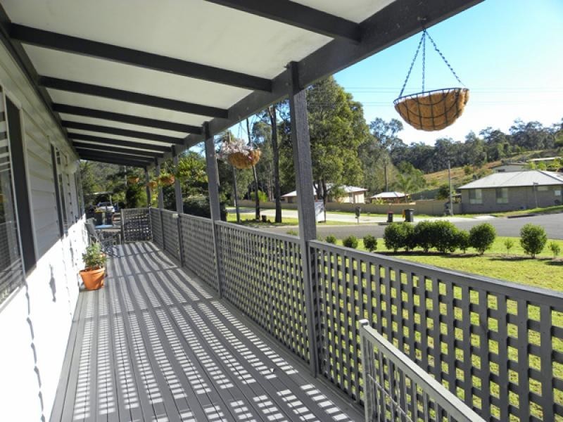 8 Palana Street, Surfside NSW 2536