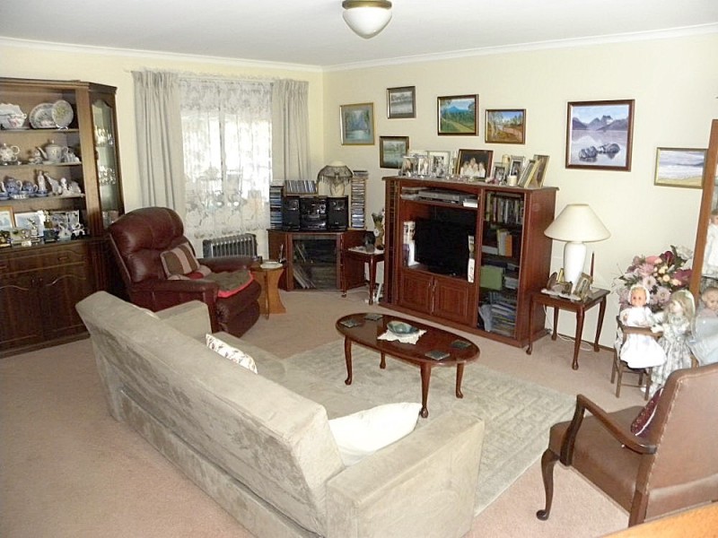 2 Thomas Mitchell Crescent, Sunshine Bay NSW 2536