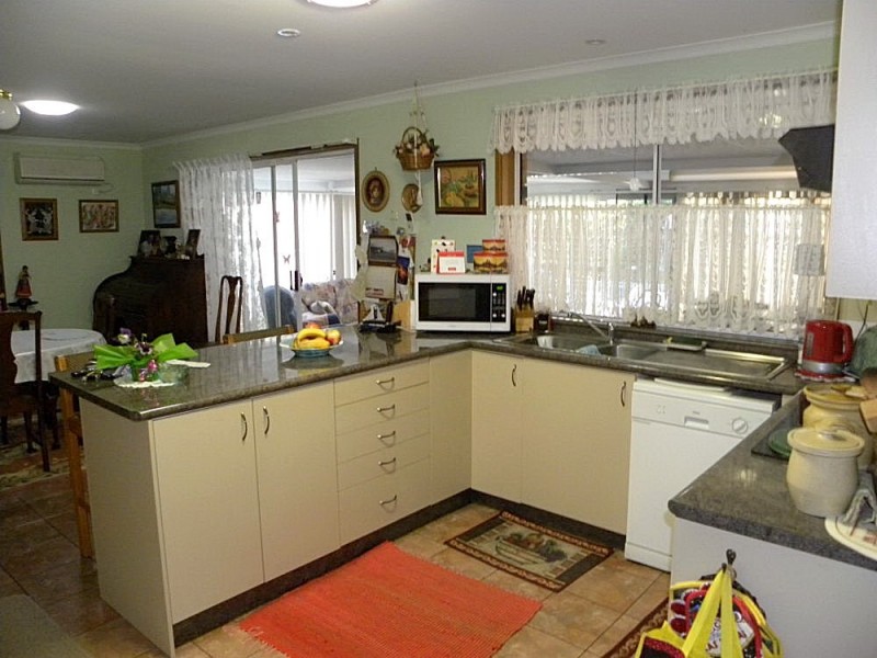 2 Thomas Mitchell Crescent, Sunshine Bay NSW 2536