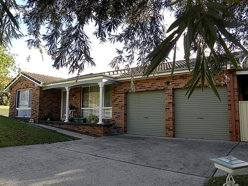 2 Thomas Mitchell Crescent, Sunshine Bay NSW 2536