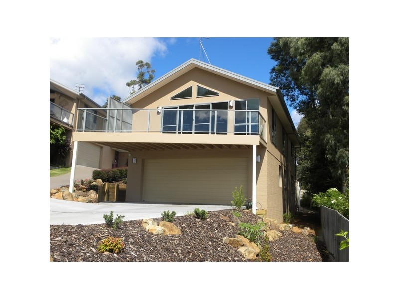 3 Eric Fenning Dr, Surf Beach NSW 2536