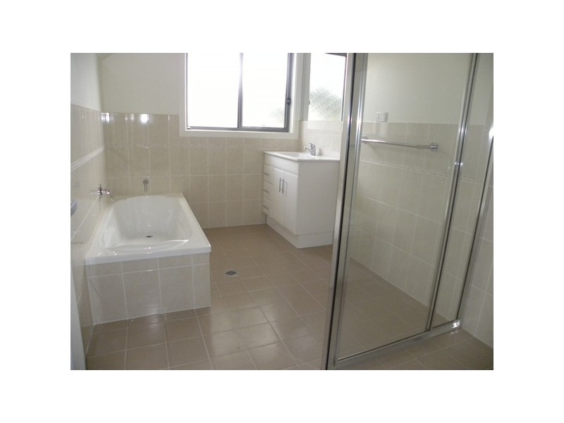 3 Eric Fenning Dr, Surf Beach NSW 2536