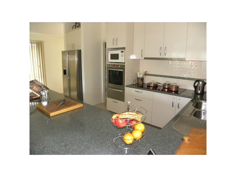 3 Eric Fenning Dr, Surf Beach NSW 2536