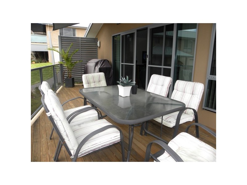 3 Eric Fenning Dr, Surf Beach NSW 2536