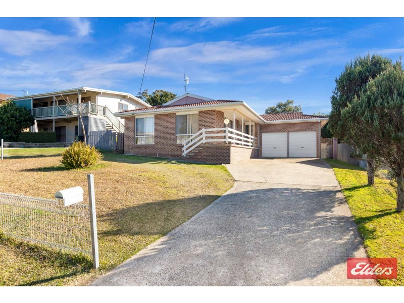 33 Pacific Road, Surf Beach NSW 2536