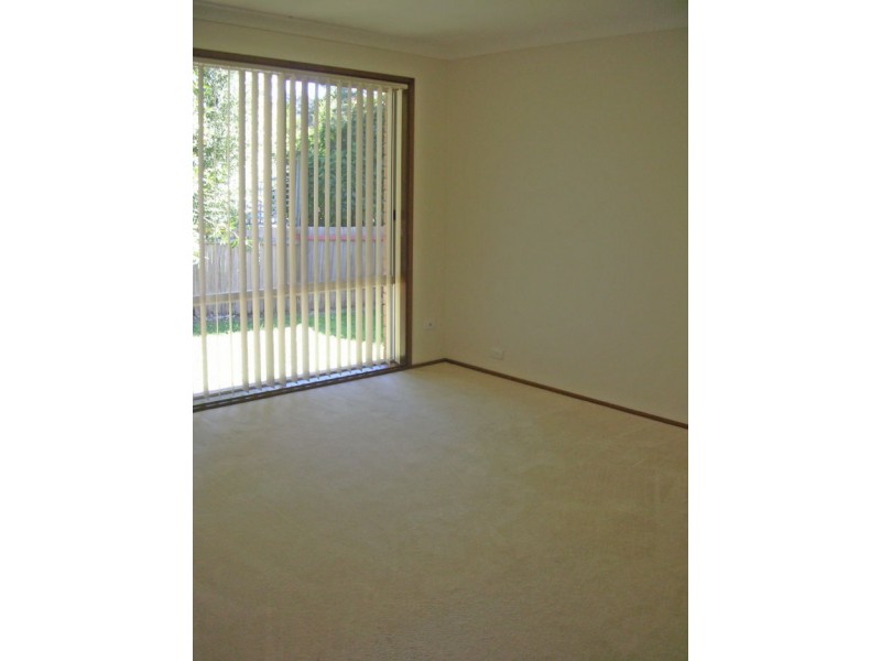 33 Pacific Road, Surf Beach NSW 2536