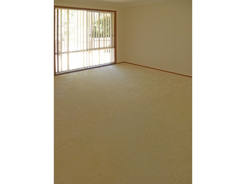 33 Pacific Road, Surf Beach NSW 2536