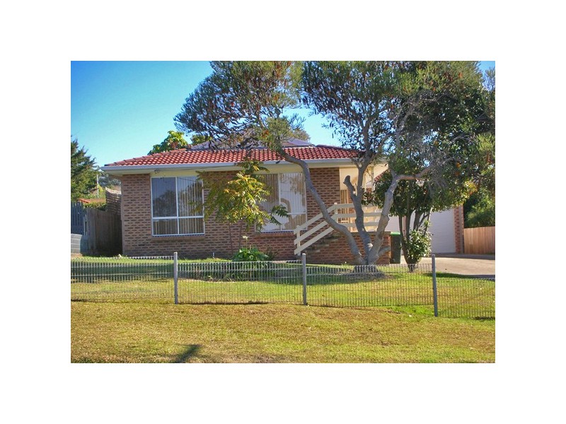 33 Pacific Road, Surf Beach NSW 2536