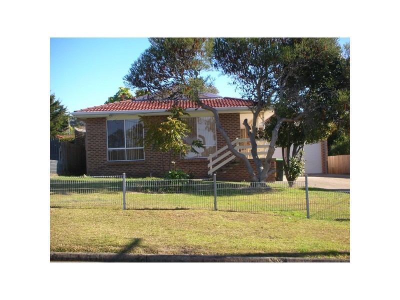 33 Pacific Road, Surf Beach NSW 2536