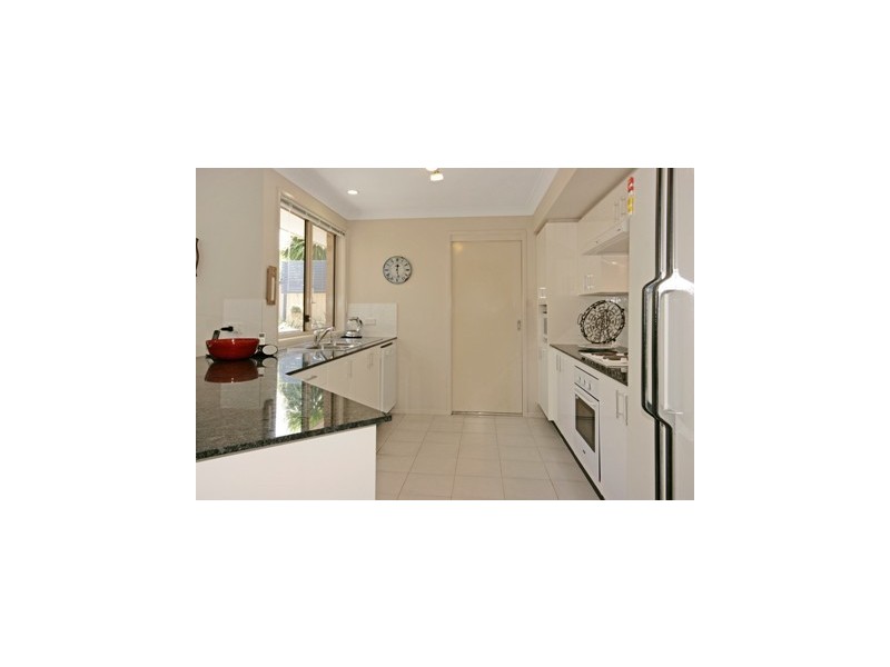 7 Gibson Place, Batehaven NSW 2536