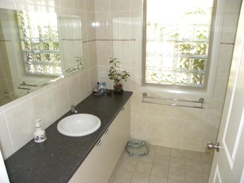 5 Burri Palm Road, Surfside NSW 2536