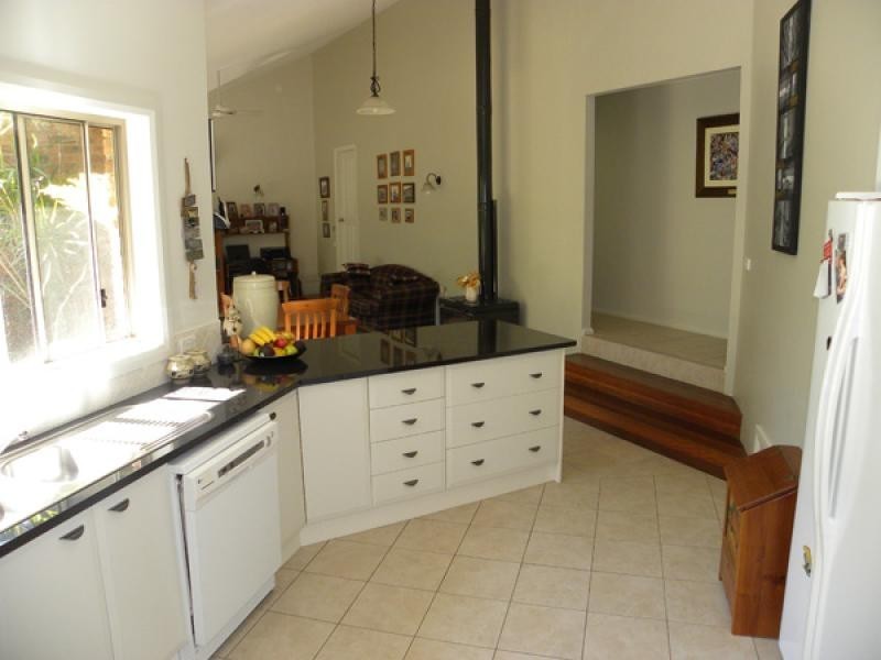 5 Burri Palm Road, Surfside NSW 2536